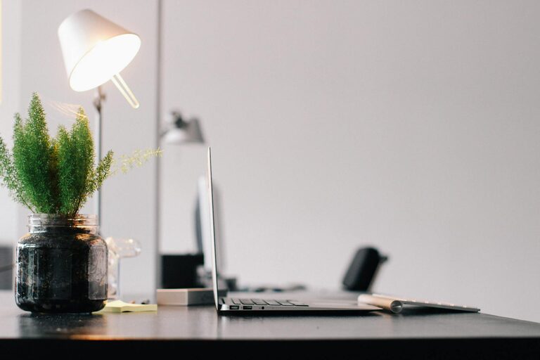 Astuces simples pour un espace de travail à domicile efficace et agréable